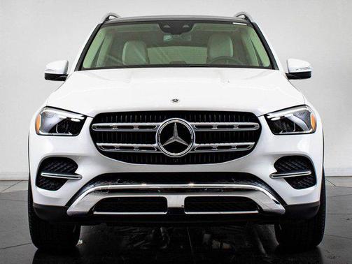MANUFAKTUR Moonlight White Metallic 2026 Mercedes-Benz GLE 350 4MATIC