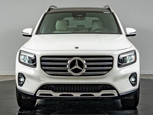 Polar White 2026 Mercedes-Benz GLB 250 4MATIC