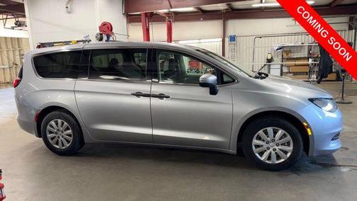 Billet Silver Metallic Clearcoat 2021 Chrysler Voyager L