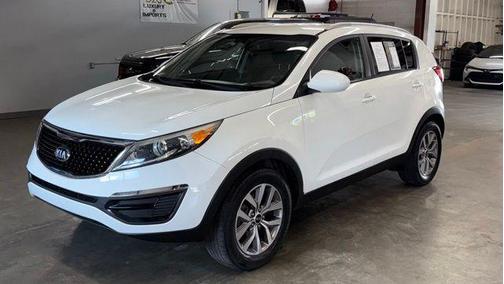 Clear White 2016 Kia Sportage LX