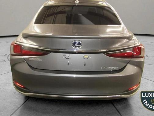 2019 Lexus ES 300h Base