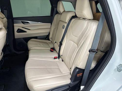 Majestic White 2023 INFINITI QX60 Luxe