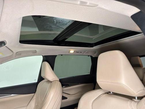 Majestic White 2023 INFINITI QX60 Luxe