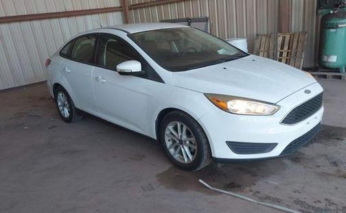 Oxford White 2017 Ford Focus SE
