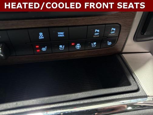 2018 RAM 2500 Laramie Crew Cab 4x4 6'4' Box