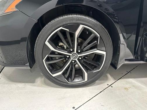 Super Black Clearcoat 2023 Nissan Altima 2.5 SR