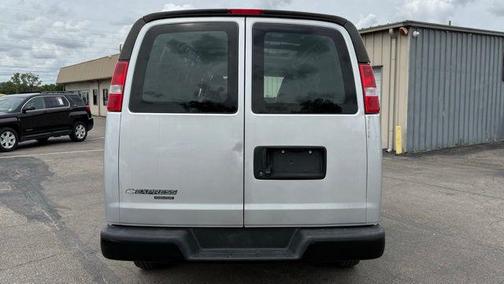 Silver Ice Metallic 2016 Chevrolet Express 3500 Work Van