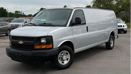 Silver Ice Metallic 2016 Chevrolet Express 3500 Work Van