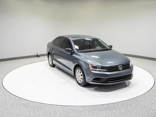 Photo 3 of 29 of 2016 Volkswagen Jetta 1.4T S