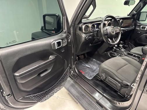 Granite Crystal Metallic Clearcoat 2020 Jeep Gladiator Sport