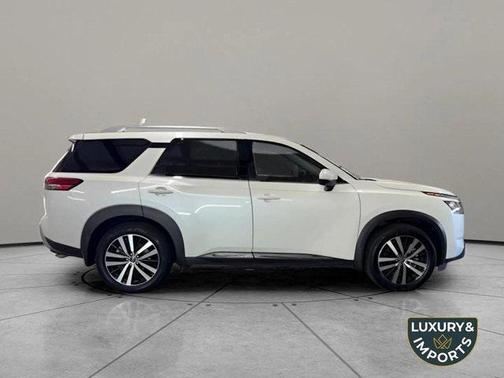 2024 Nissan Pathfinder Platinum 4WD
