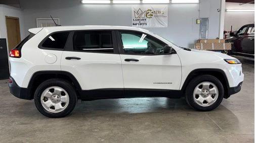 Bright White Clearcoat 2017 Jeep Cherokee Sport