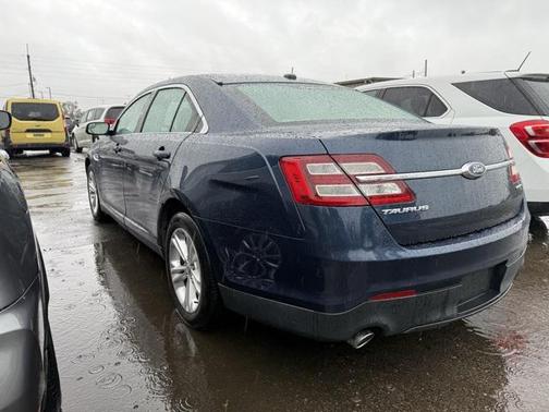 2017 Ford Taurus SE