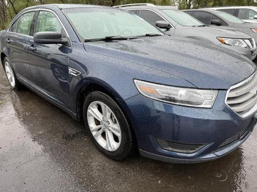 2017 Ford Taurus SE