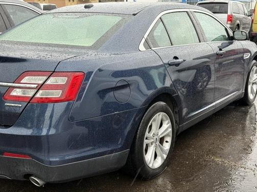 2017 Ford Taurus SE