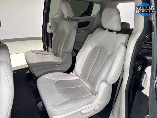 2017 Chrysler Pacifica Hybrid Touring Plus