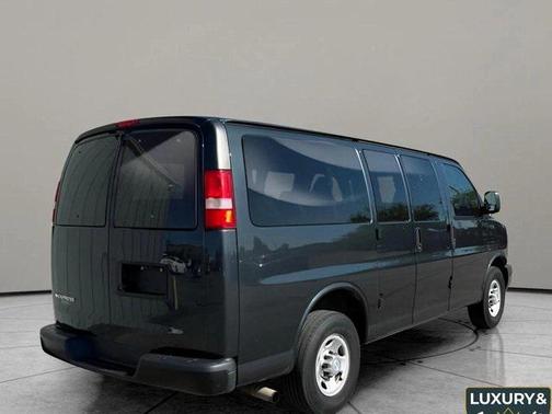 2017 Chevrolet Express 2500 LS
