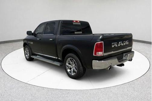 Brilliant Black Crystal Pearlcoat 2017 RAM 1500 Limited Crew Cab 4x4 5'7' Box