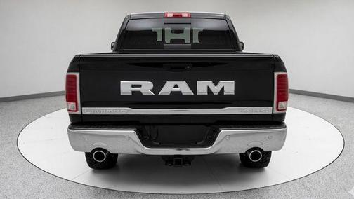 Brilliant Black Crystal Pearlcoat 2017 RAM 1500 Limited Crew Cab 4x4 5'7' Box