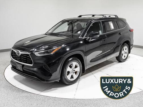 Midnight Black Metallic 2021 Toyota Highlander L