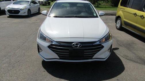 2019 Hyundai ELANTRA SE