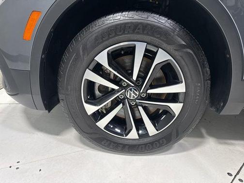 Platinum Gray Metallic 2023 Volkswagen Tiguan 2.0T S