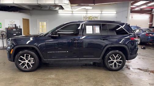 Midnight Sky 2024 Jeep Grand Cherokee Limited