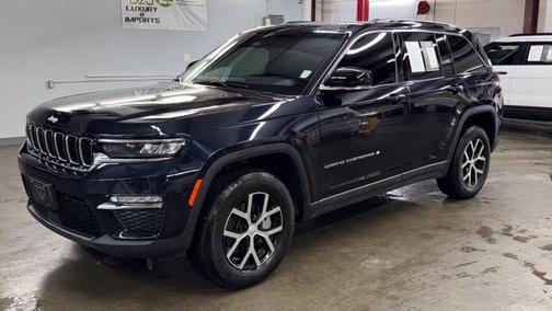 Midnight Sky 2024 Jeep Grand Cherokee Limited