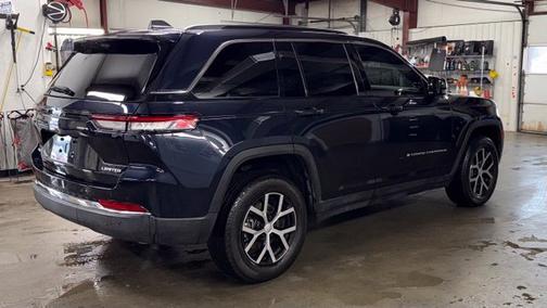 Midnight Sky 2024 Jeep Grand Cherokee Limited