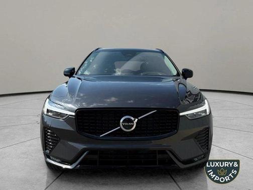 2025 Volvo XC60 B5 Plus