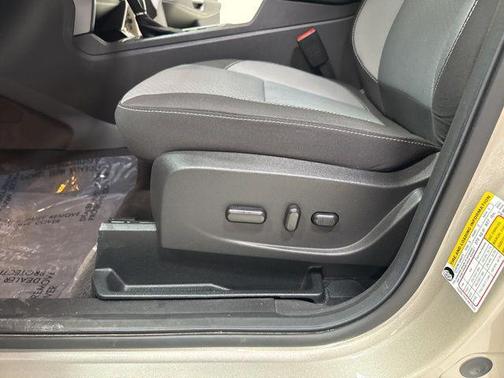 White Gold Metallic 2018 Ford Escape SE