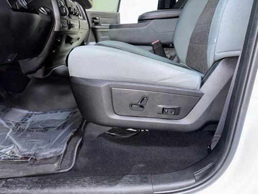 Bright White Clearcoat 2019 RAM 1500 Tradesman
