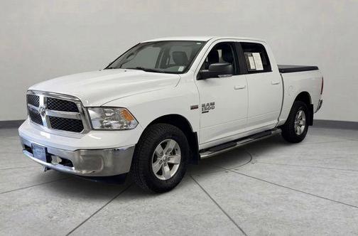 Bright White Clearcoat 2019 RAM 1500 SLT