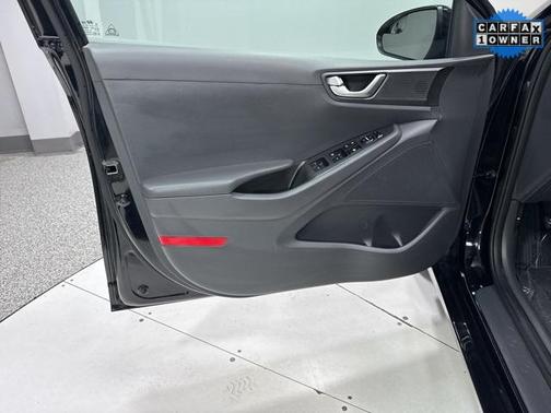 2018 Hyundai IONIQ Hybrid Blue