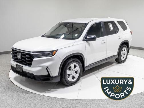 Platinum White Pearl 2023 Honda Pilot AWD LX