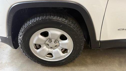 Bright White Clearcoat 2017 Jeep Cherokee Sport