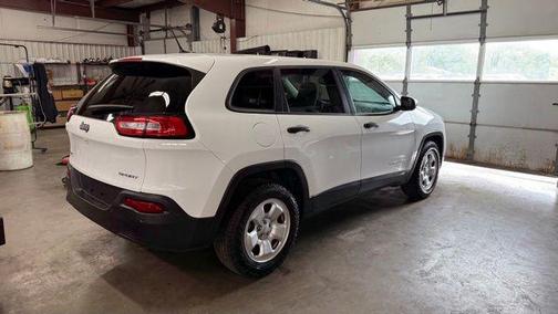 Bright White Clearcoat 2017 Jeep Cherokee Sport