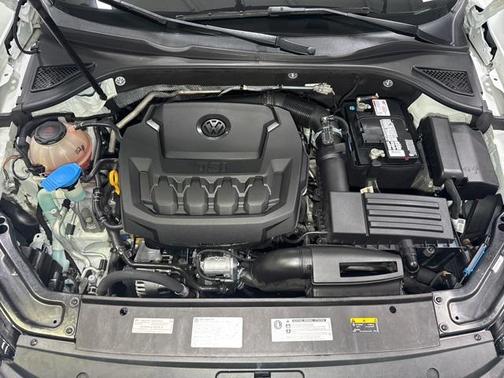 2018 Volkswagen Passat 2.0T R-Line