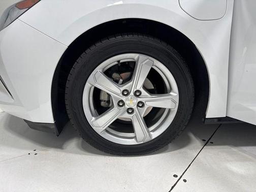 Summit White 2018 Chevrolet Volt LT