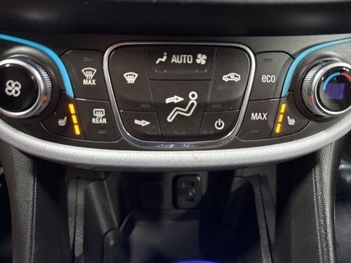 Summit White 2018 Chevrolet Volt LT