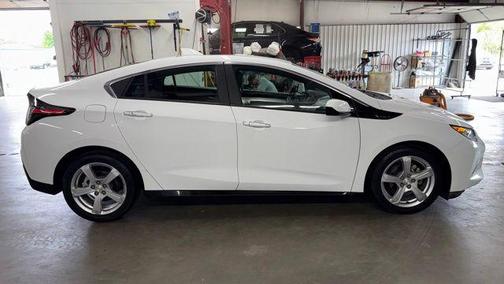 Summit White 2018 Chevrolet Volt LT