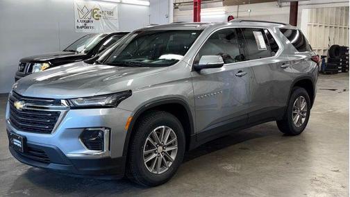 2023 Chevrolet Traverse LT Leather