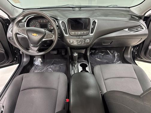 Mosaic Black Metallic 2020 Chevrolet Malibu 1LS