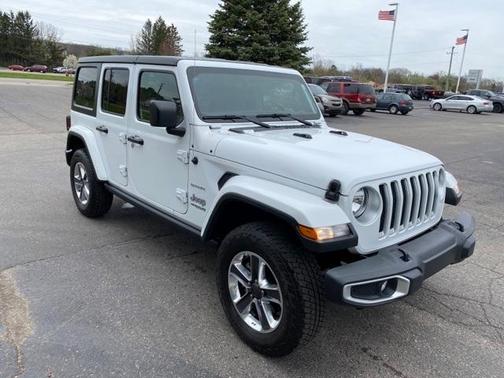 Photo 1 of 33 of 2020 Jeep Wrangler Unlimited Sahara