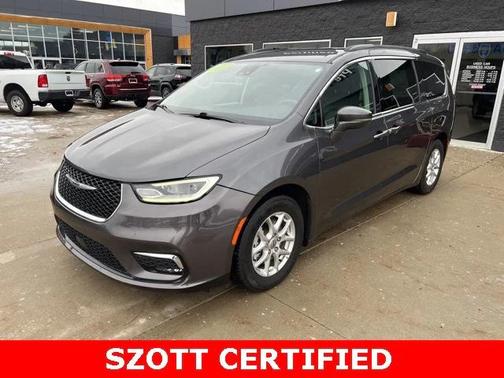 2022 Chrysler Pacifica Touring L