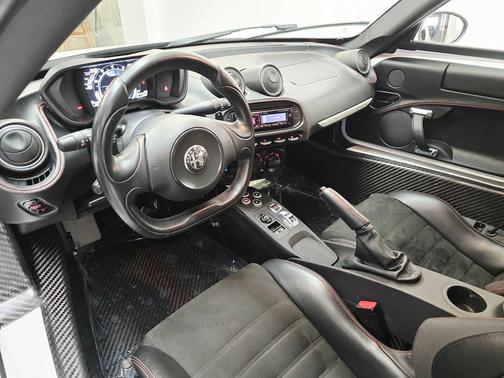 2018 Alfa Romeo 4C Base