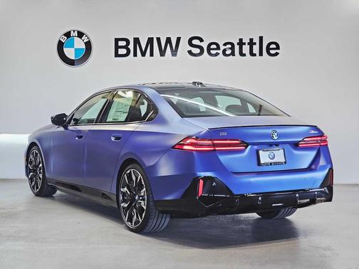 2025 BMW i5 M60