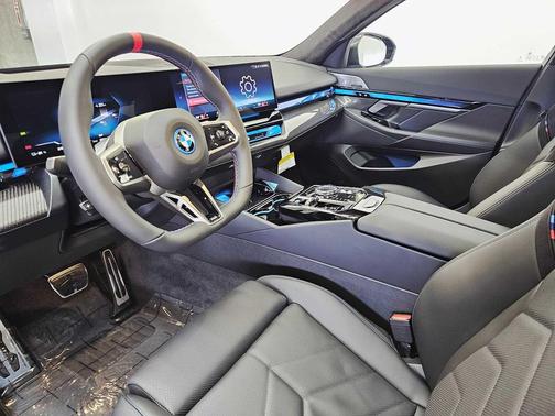 2025 BMW i5 M60