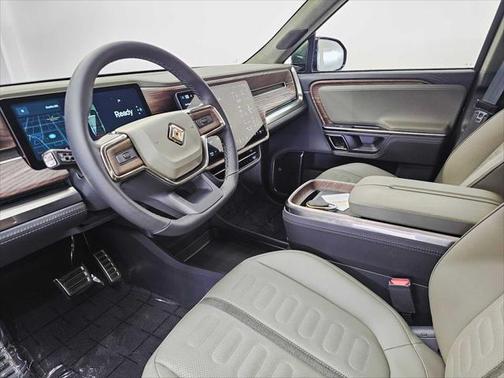 2023 Rivian R1S Adventure