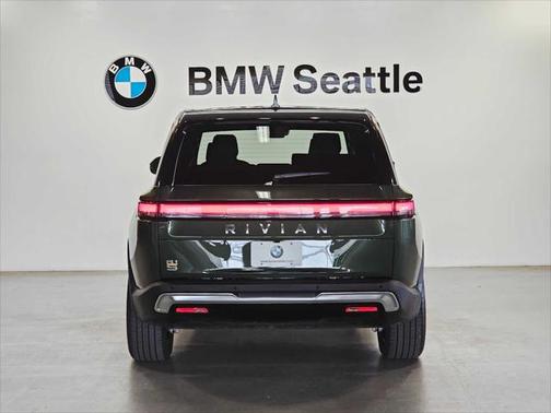 2023 Rivian R1S Adventure